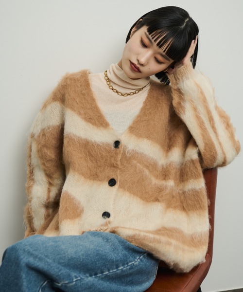 Shelly island（シェリーアイランド）の「アクセントブラッシュドカーディガン（カーディガン/ボレロ・レディース・ベージュ/ホワイト・FREE）」の3枚目の写真