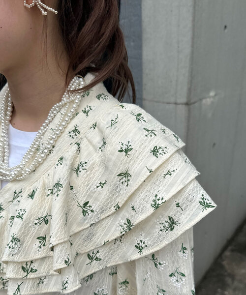 HELLO.SANFRANCISCO（ハローサンフランシスコ）の「【HELLO.SANFRANCISCO/ハローサンフランシスコ】フラワープリントマルチウェイフリルベルト（付け襟・レディース・アイボリー・ONE SIZE）」の6枚目の写真