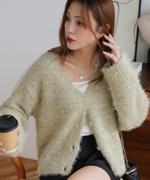 Girly Doll(ガーリードール)の「ラメフェザーVショートカーディガン(カーディガン/ボレロ・レディース・アイボリー/ライトグレー/ベージュ・F)」の19枚目の写真