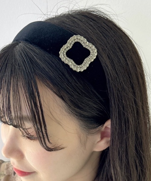 Cupid Heart（キューピッドハート）の「【Cupid Heart】結婚式用！ﾋﾞｼﾞｭｰ付きベロアカチューシャ（カチューシャ・レディース・ブラック・MEDIUM）」の4枚目の写真