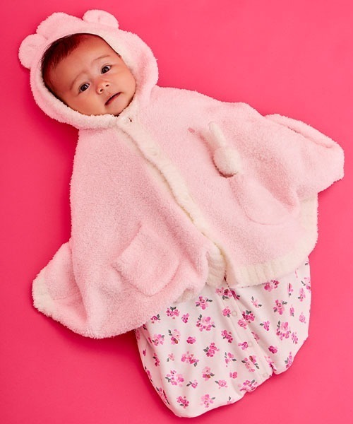 【セール】ラビットラトル&ニットケープセット（その他ベビー用品）｜kate spade new york kids（ケイトスペードニューヨーク）