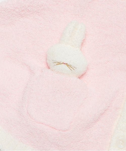 【セール】ラビットラトル&ニットケープセット（その他ベビー用品）｜kate spade new york kids（ケイトスペードニューヨーク）