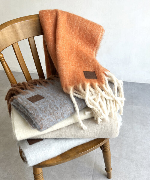 CPCM（シーピーシーエム）の「ふわふわバルキーマフラー（マフラー・レディース・ベージュ/アイボリー/オレンジ/グレー/サックスブルー・FREE）」の6枚目の写真