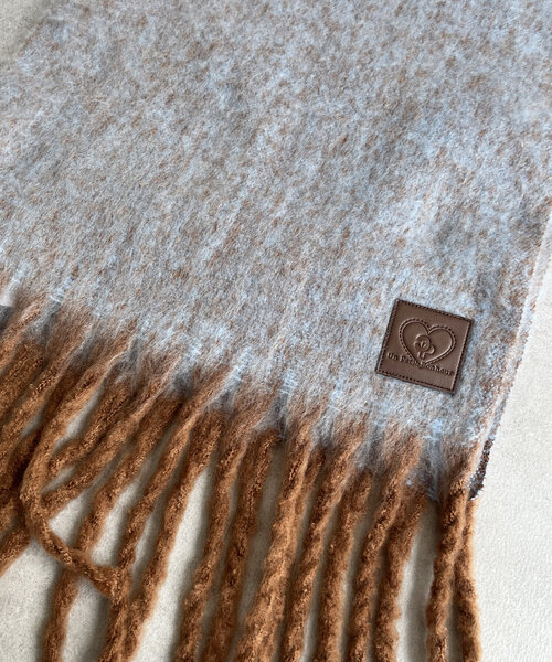 CPCM（シーピーシーエム）の「ふわふわバルキーマフラー（マフラー・レディース・ベージュ/アイボリー/オレンジ/グレー/サックスブルー・FREE）」の16枚目の写真