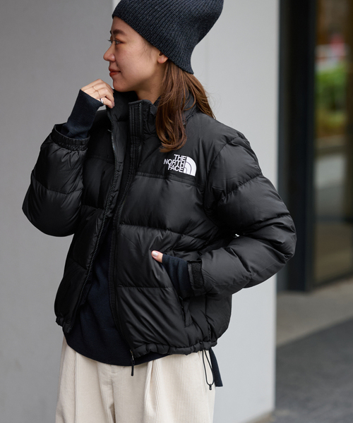 THE NORTH FACE(ザノースフェイス)の「《再入荷!》毎年大好評の1着。【THE NORTH FACE】 Short Nuptse Jacket:ダウンジャケット(ダウンジャケット/コート・レディース・ライトグレー/ブラック・MEDIUM)」の7枚目の写真