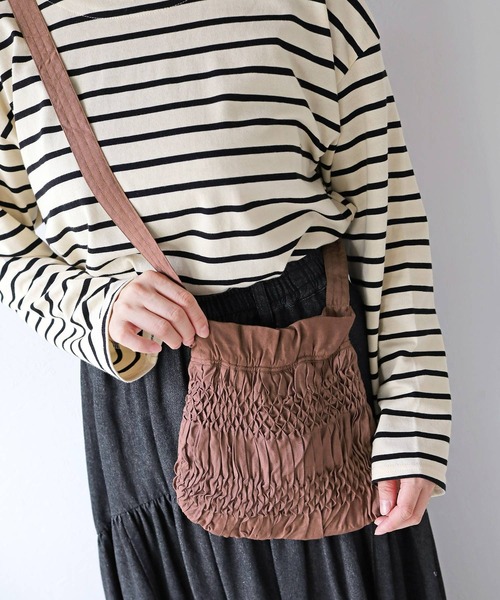 Crisp（クリスプ）の「ハンドスモッキングショルダーバッグ（ショルダーバッグ・レディース・キャメル/ダークブラウン・FREE）」の10枚目の写真