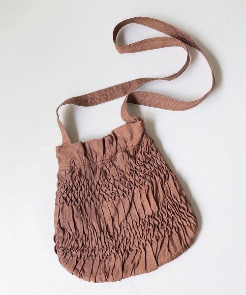 Crisp（クリスプ）の「ハンドスモッキングショルダーバッグ（ショルダーバッグ・レディース・キャメル/ダークブラウン・FREE）」の17枚目の写真
