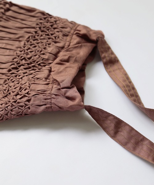 Crisp（クリスプ）の「ハンドスモッキングショルダーバッグ（ショルダーバッグ・レディース・キャメル/ダークブラウン・FREE）」の18枚目の写真