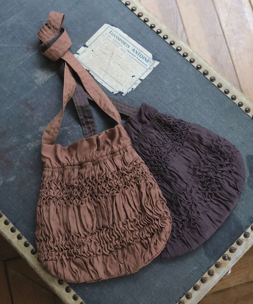 Crisp（クリスプ）の「ハンドスモッキングショルダーバッグ（ショルダーバッグ・レディース・キャメル/ダークブラウン・FREE）」の11枚目の写真