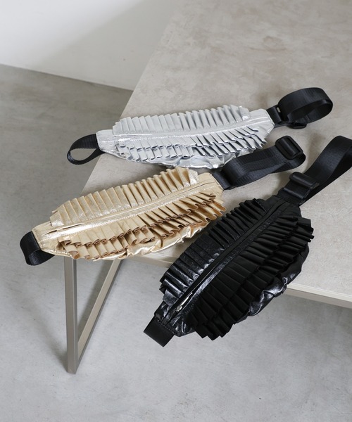 select MOCA（セレクトモカ）の「【ZOZO限定】メタリックフリルボディバッグ（ボディバッグ/ウエストポーチ・レディース・ゴールド/シルバー/ブラック・FREE）」の14枚目の写真