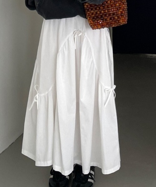 Vipoa(ヴィポア)の「ribbon flare skirt(スカート・レディース・ブラック/ホワイト・FREE)」の5枚目の写真