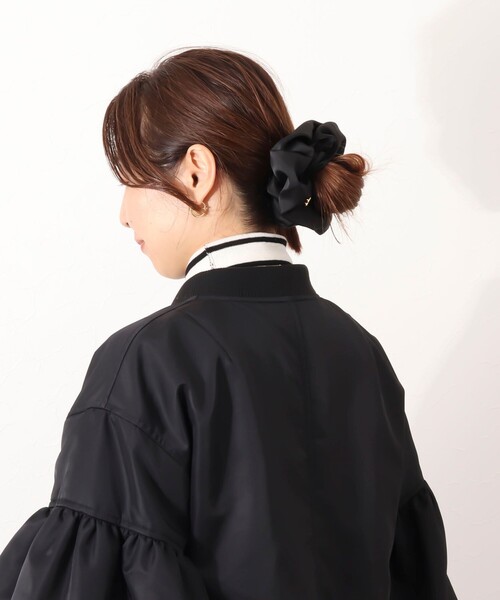 NOLLEY’S（ノーリーズ）の「サテンビッグシュシュ（シュシュ・レディース・ブラック・FREE）」の2枚目の写真