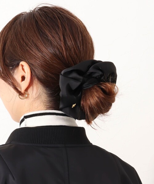 NOLLEY’S（ノーリーズ）の「サテンビッグシュシュ（シュシュ・レディース・ブラック・FREE）」の3枚目の写真