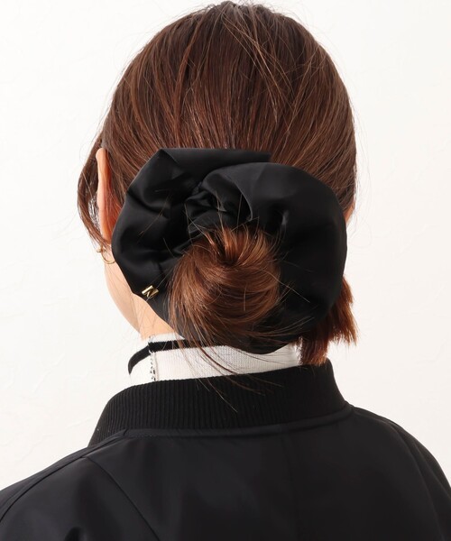 NOLLEY’S（ノーリーズ）の「サテンビッグシュシュ（シュシュ・レディース・ブラック・FREE）」の4枚目の写真