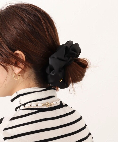 NOLLEY’S（ノーリーズ）の「サテンビッグシュシュ（シュシュ・レディース・ブラック・FREE）」の5枚目の写真