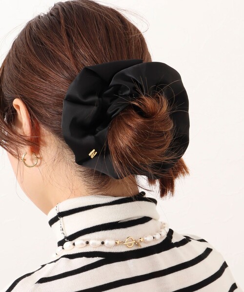 NOLLEY’S（ノーリーズ）の「サテンビッグシュシュ（シュシュ・レディース・ブラック・FREE）」の6枚目の写真