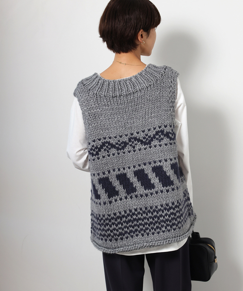 Torrazzo Donna(トラッゾドンナ)の「【TORRAZZO DONNA/トラッゾドンナ】HandKnitted Cowichan Vest:ニットベスト(ベスト・レディース・チャコールグレー/アイボリー・FREE)」の16枚目の写真