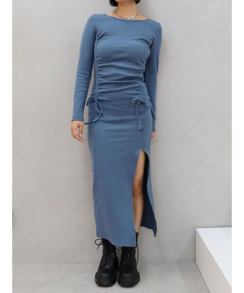 EVRIS(エヴリス)の「ドロストギャザーロングワンピース(ワンピース・レディース・ブラック/ブルー/チャコールグレー・FREE)」の22枚目の写真