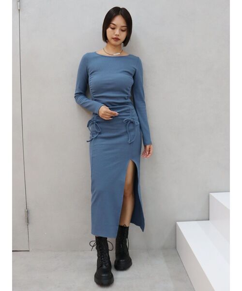 EVRIS(エヴリス)の「ドロストギャザーロングワンピース(ワンピース・レディース・ブラック/ブルー/チャコールグレー・FREE)」の21枚目の写真