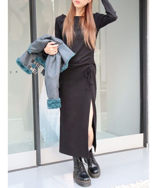 EVRIS(エヴリス)の「ドロストギャザーロングワンピース(ワンピース・レディース・ブラック/ブルー/チャコールグレー・FREE)」の19枚目の写真