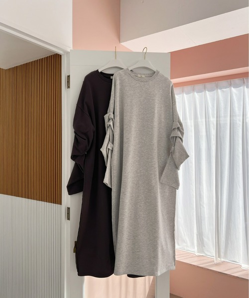 Olu.（オルドット）の「スリーブタックスウェットワンピース（ワンピース・レディース・ライトグレー/チャコールグレー・0/1）」の16枚目の写真