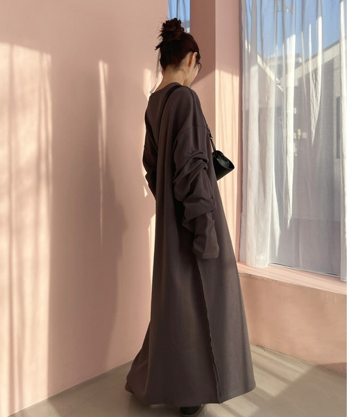 Olu.（オルドット）の「スリーブタックスウェットワンピース（ワンピース・レディース・ライトグレー/チャコールグレー・0/1）」の14枚目の写真