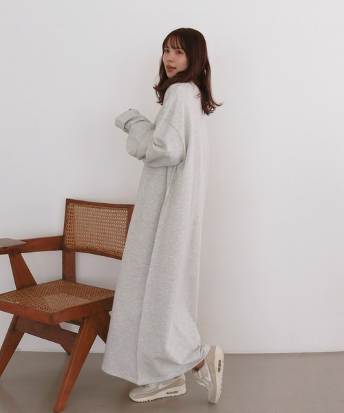 Olu.（オルドット）の「スリーブタックスウェットワンピース（ワンピース・レディース・ライトグレー/チャコールグレー・0/1）」の7枚目の写真