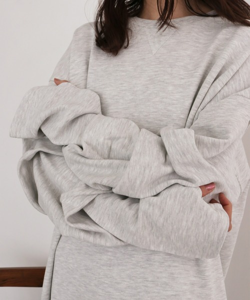 Olu.（オルドット）の「スリーブタックスウェットワンピース（ワンピース・レディース・ライトグレー/チャコールグレー・0/1）」の4枚目の写真