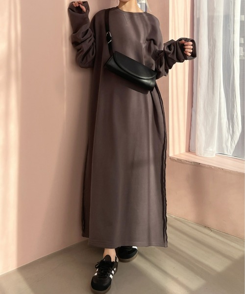 Olu.（オルドット）の「スリーブタックスウェットワンピース（ワンピース・レディース・ライトグレー/チャコールグレー・0/1）」の5枚目の写真