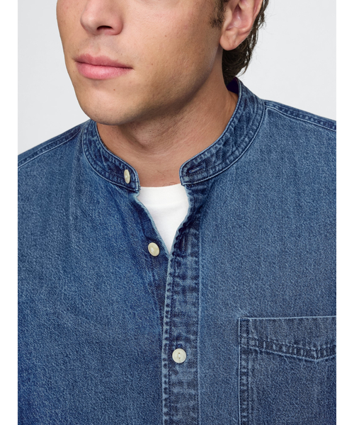 GAP（ギャップ）の「カラーレス デニム ビッグシャツ（シャツ/ブラウス・メンズ・インディゴブルー・M/XS/L/XL/S）」の4枚目の写真