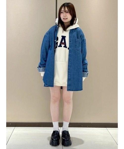 GAP（ギャップ）の「カラーレス デニム ビッグシャツ（シャツ/ブラウス・メンズ・インディゴブルー・M/XS/L/XL/S）」の9枚目の写真