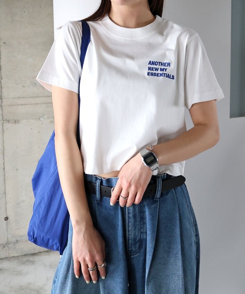 ANME(アンメ)の「【新色追加】ANME刺繍ロゴミニTシャツ(Tシャツ/カットソー・レディース・ホワイト×ブラック/グレー系その他/ホワイト×レッド/ホワイト×ブルー/ブラック×ホワイト/ライトグレー系/ベージュ系その他/ホワイト×グレー・M/L)」の3枚目の写真
