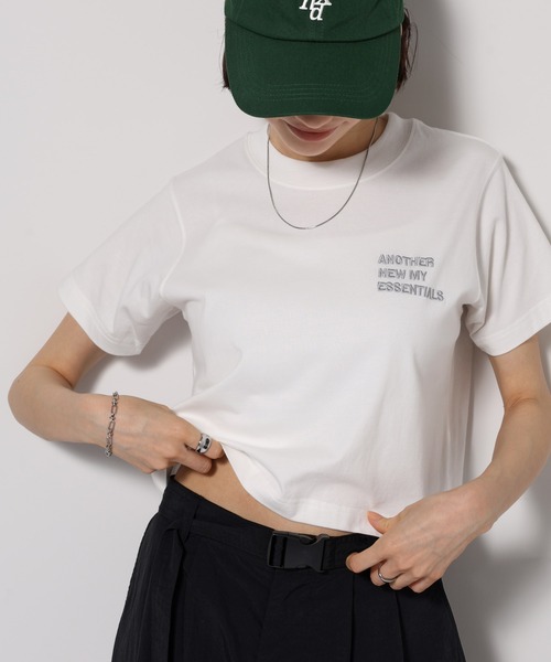 ANME(アンメ)の「【新色追加】ANME刺繍ロゴミニTシャツ(Tシャツ/カットソー・レディース・ホワイト×ブラック/グレー系その他/ホワイト×レッド/ホワイト×ブルー/ブラック×ホワイト/ライトグレー系/ベージュ系その他/ホワイト×グレー・M/L)」の4枚目の写真