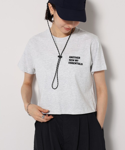 ANME(アンメ)の「【新色追加】ANME刺繍ロゴミニTシャツ(Tシャツ/カットソー・レディース・ホワイト×ブラック/グレー系その他/ホワイト×レッド/ホワイト×ブルー/ブラック×ホワイト/ライトグレー系/ベージュ系その他/ホワイト×グレー・M/L)」の6枚目の写真