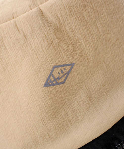 JNBY（ジェーエヌビーワイ）の「2-way Zip-off Crown Bucket Hat / 2wayバケットハット（ハット・メンズ・ブラック/ベージュ・ONE SIZE）」の19枚目の写真