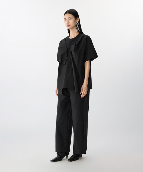 JNBY(ジェーエヌビーワイ)の「Breeze Tie Asym Shirt / リボンシャツブラウス(シャツ/ブラウス・レディース・ブラック/ホワイト・40/38/36)」の15枚目の写真