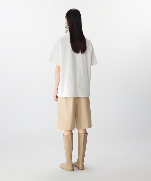 JNBY(ジェーエヌビーワイ)の「Breeze Tie Asym Shirt / リボンシャツブラウス(シャツ/ブラウス・レディース・ブラック/ホワイト・40/38/36)」の8枚目の写真