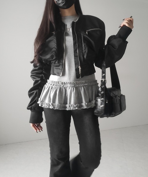 me+em select(ミームセレクト)の「【 3color 】裾フリルレイヤード長袖トップス / hem frill layered long sleeve tops(Tシャツ/カットソー・レディース・グレー/ブラック/ホワイト・FREE)」の4枚目の写真