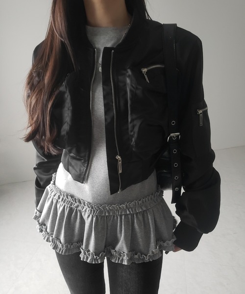 me+em select(ミームセレクト)の「【 3color 】裾フリルレイヤード長袖トップス / hem frill layered long sleeve tops(Tシャツ/カットソー・レディース・グレー/ブラック/ホワイト・FREE)」の5枚目の写真