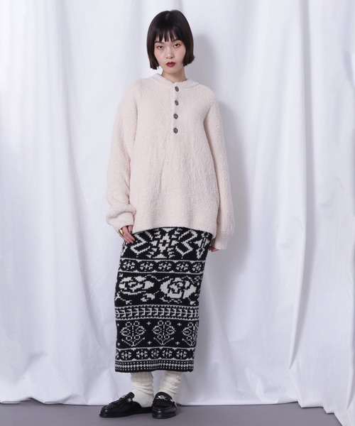 ROSE BUD(ローズバッド)の「(GENE HEAVENS)コンチョボタン モコモコ ヘンリーネックトップス(ニット/セーター・レディース・ホワイト/ブラック/ベージュ・ONE SIZE)」の4枚目の写真