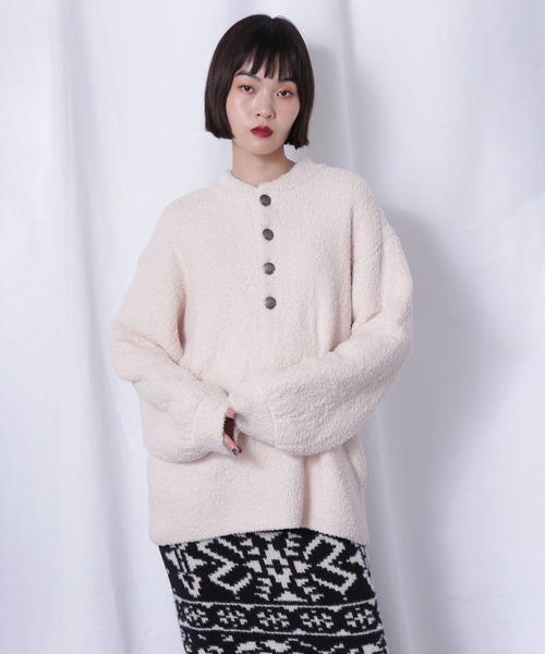 ROSE BUD(ローズバッド)の「(GENE HEAVENS)コンチョボタン モコモコ ヘンリーネックトップス(ニット/セーター・レディース・ホワイト/ブラック/ベージュ・ONE SIZE)」の8枚目の写真