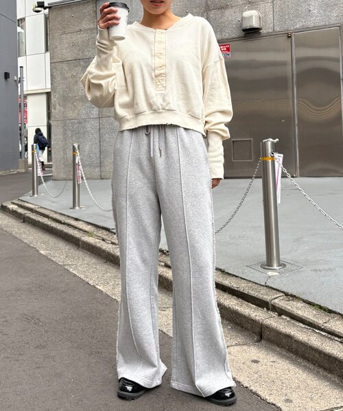 CIAOPANIC TYPY（チャオパニックティピー）の「フリンジ微フレアスウェットパンツ（その他パンツ・レディース・オフホワイト/グレー・ONE SIZE）」の6枚目の写真