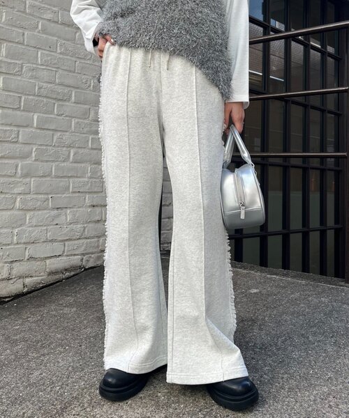 CIAOPANIC TYPY（チャオパニックティピー）の「フリンジ微フレアスウェットパンツ（その他パンツ・レディース・オフホワイト/グレー・ONE SIZE）」の10枚目の写真