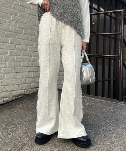 CIAOPANIC TYPY（チャオパニックティピー）の「フリンジ微フレアスウェットパンツ（その他パンツ・レディース・オフホワイト/グレー・ONE SIZE）」の12枚目の写真