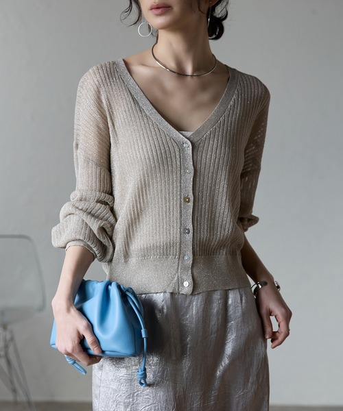 each（イーチ）の「ラメシアーワイドリブVネックカーディガン（カーディガン/ボレロ・レディース・グリーン/ネイビー/ベージュ・FREE）」の18枚目の写真