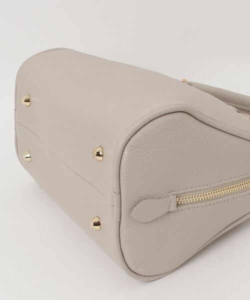 CHRISTIAN VILLA（クリスチャンヴィラ）の「【CHRISTIAN VILLA/クリスチャンヴィラ】 シュリンクレザー ミニボストン 2WAYショルダーバッグ（ボストンバッグ・レディース・ブラック/アイボリー/グレー・FREE）」の5枚目の写真