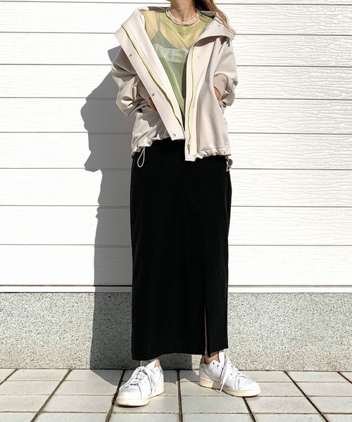 Q(キュー)の「ライトダンボール ドルマンブルゾン(ブルゾン・レディース・ベージュ/ネイビー・MEDIUM)」の20枚目の写真