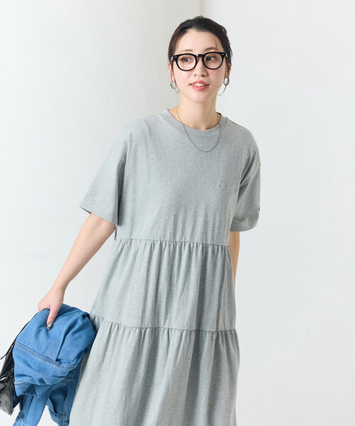 FREAK'S STORE(フリークスストア)の「限定展開 Champion × FREAK'S STORE/チャンピオン 別注 ティアード 切り替え ワンピース(ワンピース・レディース・杢グレー/オフホワイト/ネイビー/ベージュ/スミクロ/グリーン・MEDIUM/SMALL)」の8枚目の写真