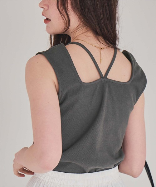 titivate（ティティベイト）の「前後2wayデザインリブタンクトップ（タンクトップ・レディース・グレイッシュベージュ/アイボリー/ブラック/ブラウン/チャコール/イエロー・S/M/L）」の4枚目の写真