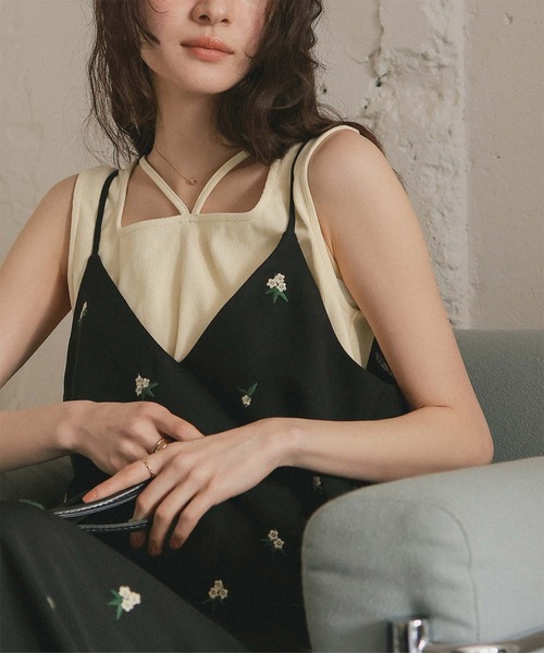 titivate（ティティベイト）の「前後2wayデザインリブタンクトップ（タンクトップ・レディース・グレイッシュベージュ/アイボリー/ブラック/ブラウン/チャコール/イエロー・S/M/L）」の8枚目の写真